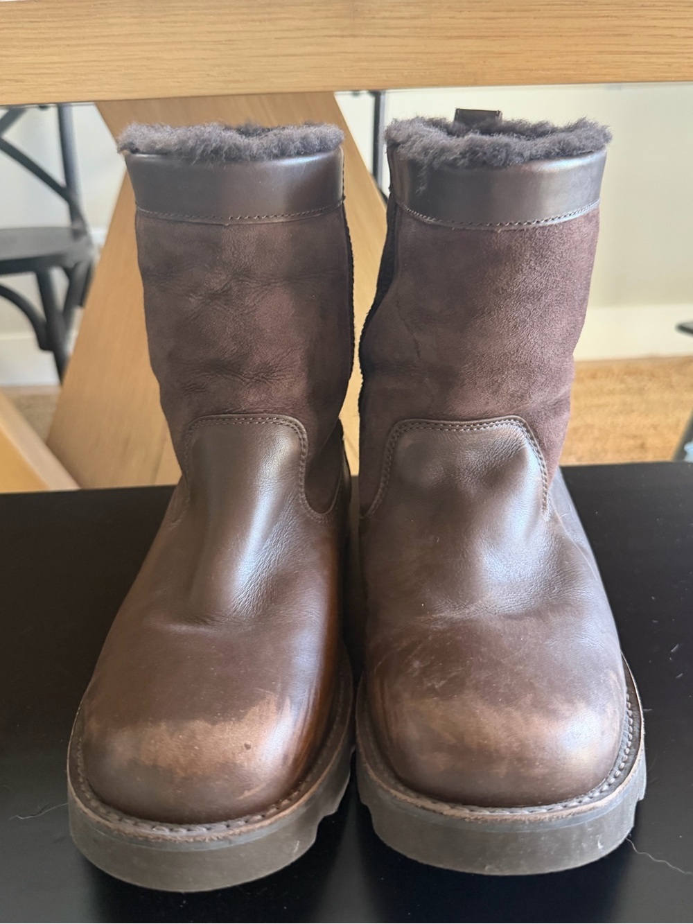 UGG Waterproof Leather Shearling Vibram Boots Men’s Size 10